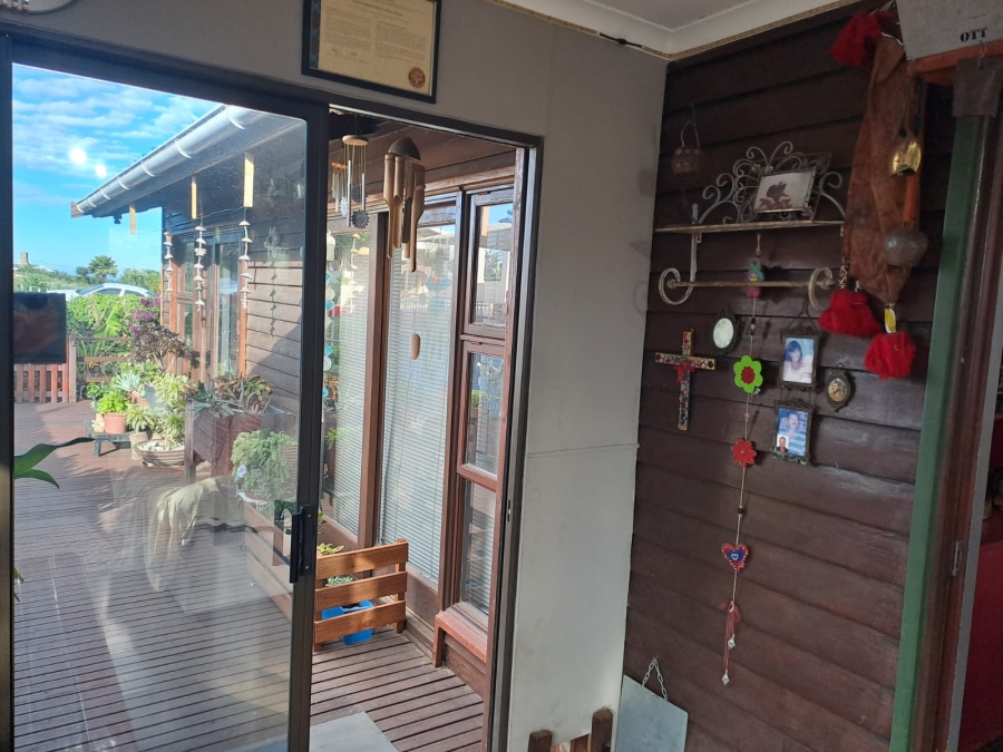 3 Bedroom Property for Sale in Paradise Beach Eastern Cape